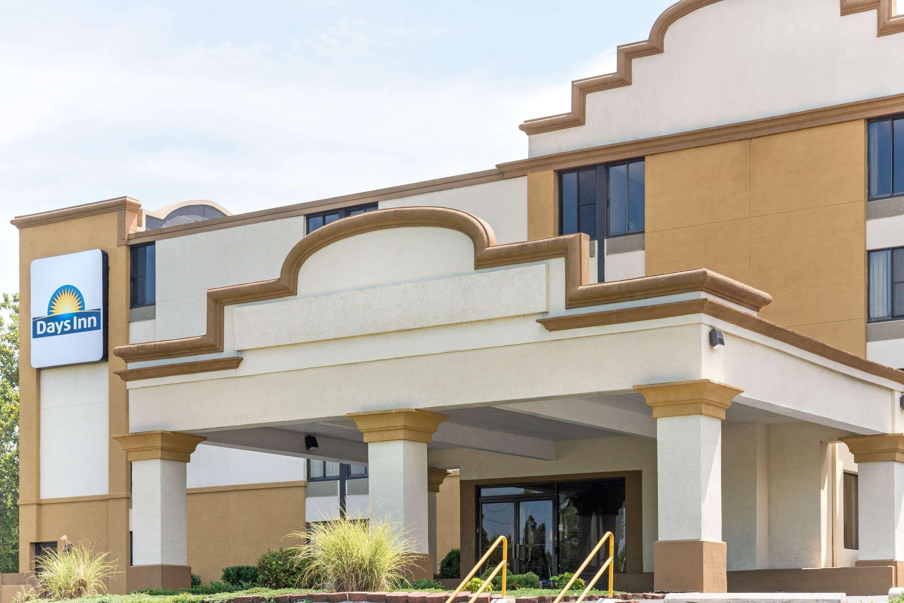 Days Inn By Wyndham Hagerstown I-70 Exterior photo