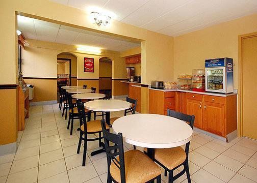 Days Inn By Wyndham Hagerstown I-70 Restaurant photo